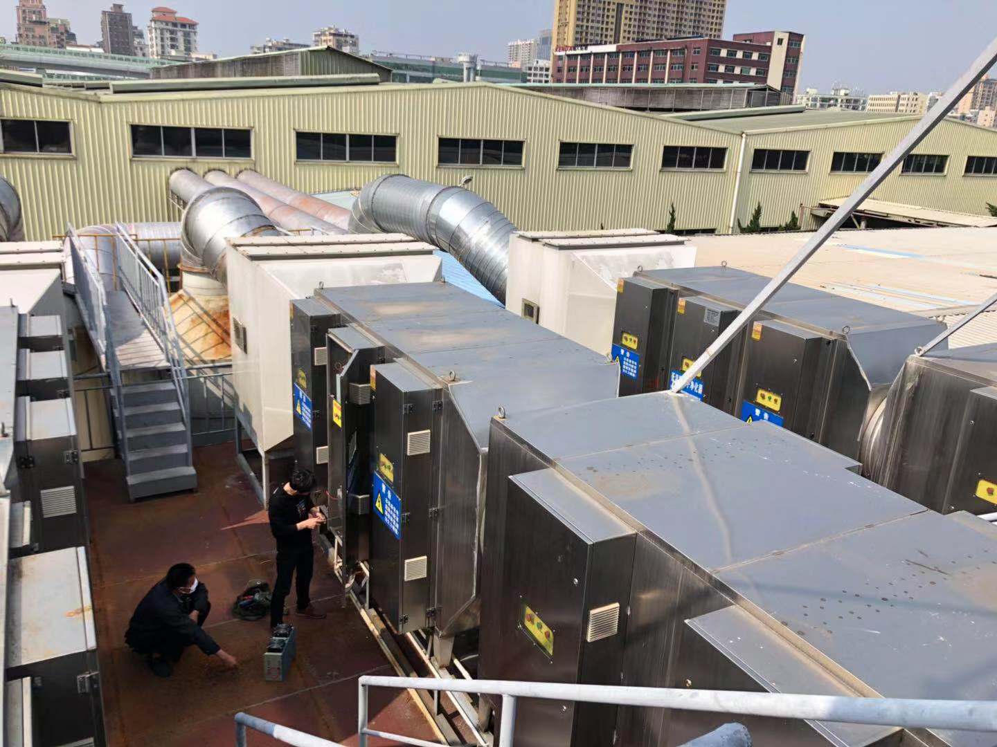 綠娃娃廢氣處理設備.jpg